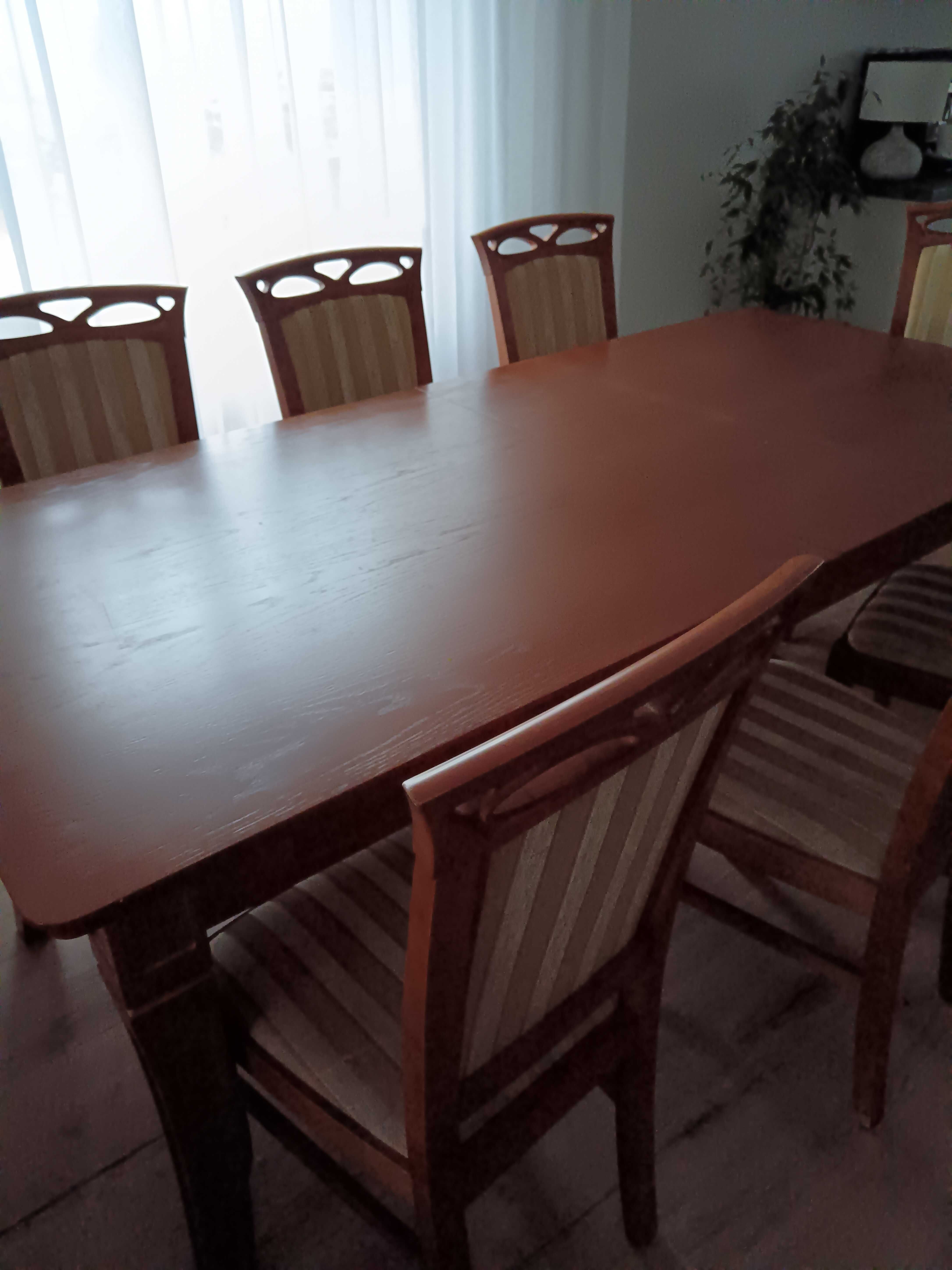 Zestaw stół i  krzesła