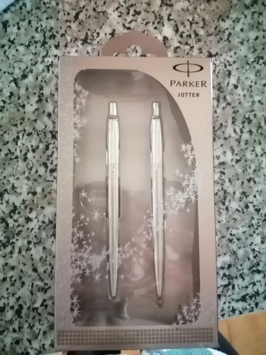 Esferográficas cor cinza