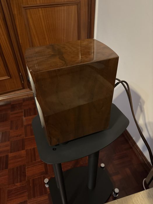 Colunas Dali Menuet SE (Caixa Aberta, 4 horas de uso)