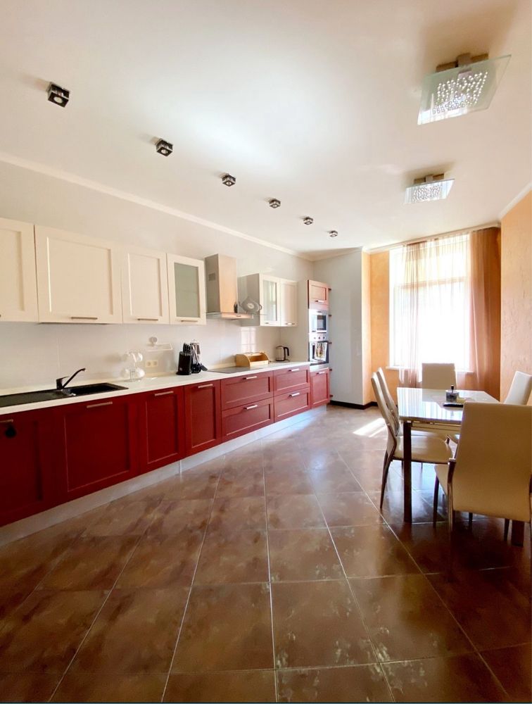 Продажа 4 спальни Госпром, Данилевского 40, м. Науки, центр
