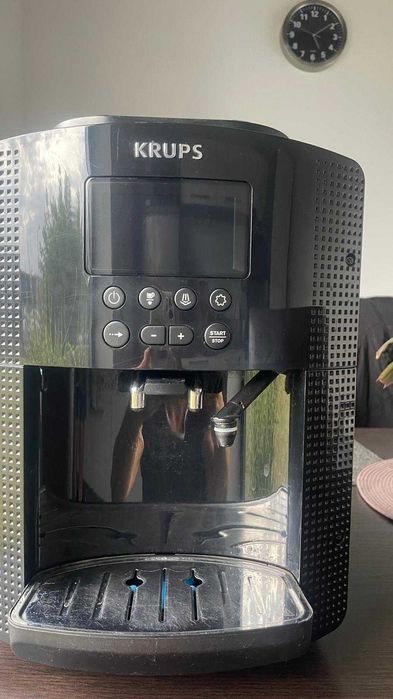 Uszkodzony  Ekspres Krups EA81*