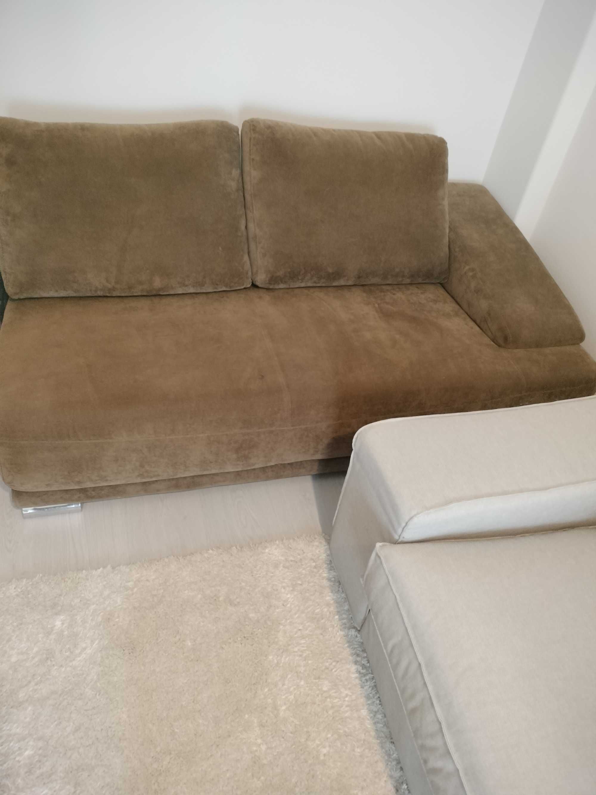 Sofá com chaise long