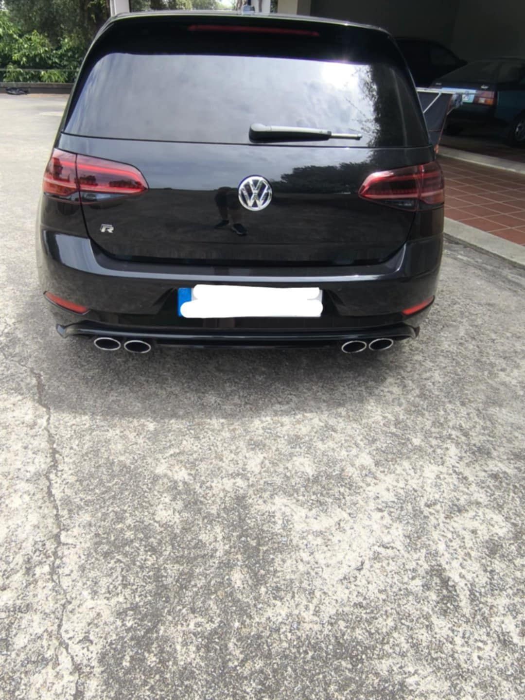 Vw.  golf. R 7.5