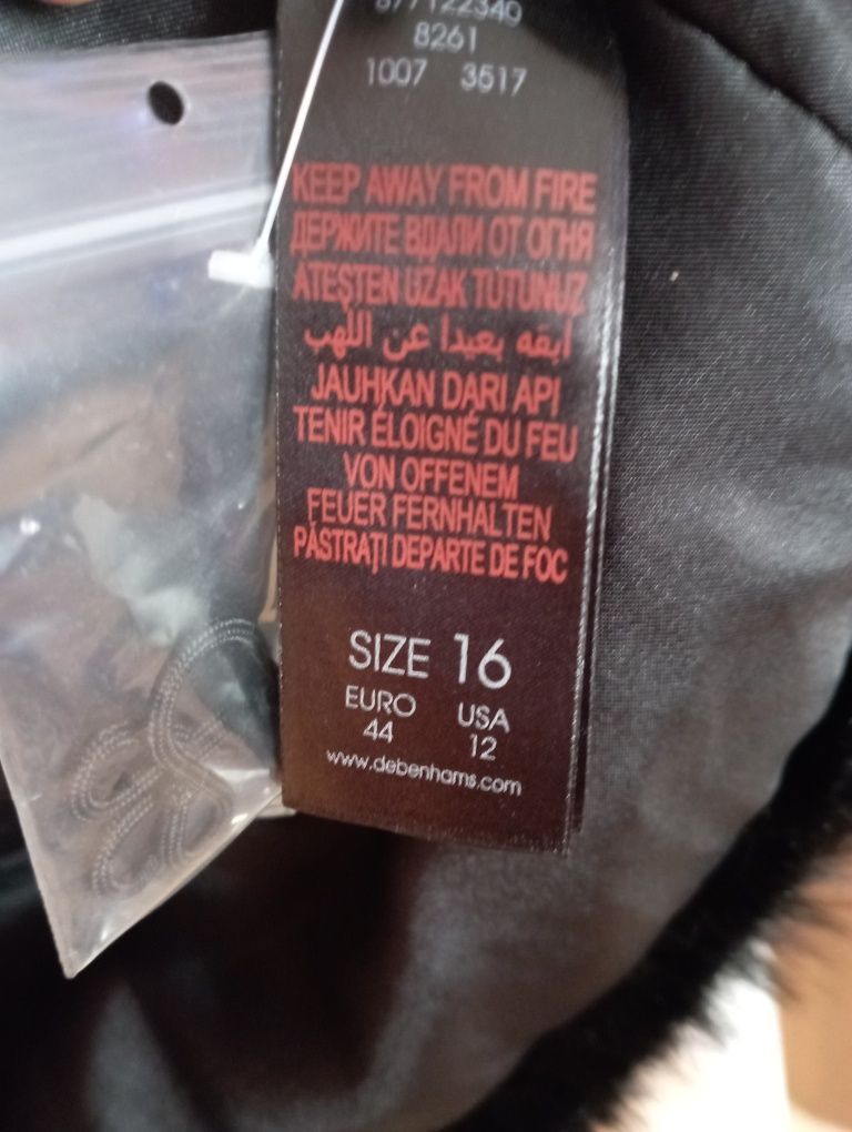 Piękne wyjątkowe sztuczne futerko czarno bordowe. Promocja