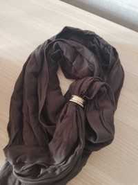 Шарф, платок коричневый легкий с кольцом, бижутерия, кольцо на шарф