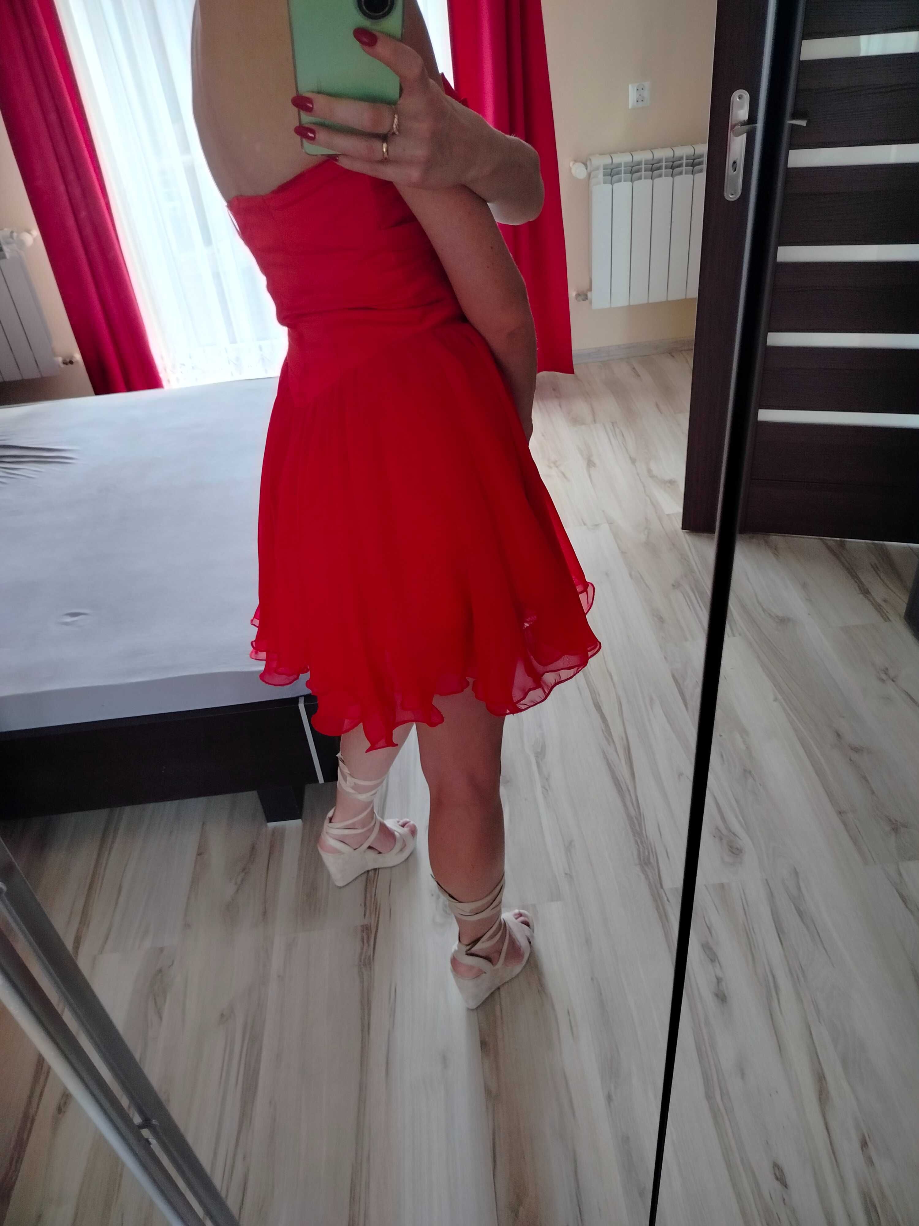 Piękna czerwona sukienka wieczorowa s