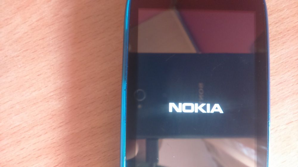 Nokia 610 dotyk smartfon