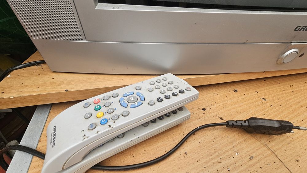 TV grande cinescopio para desocupar