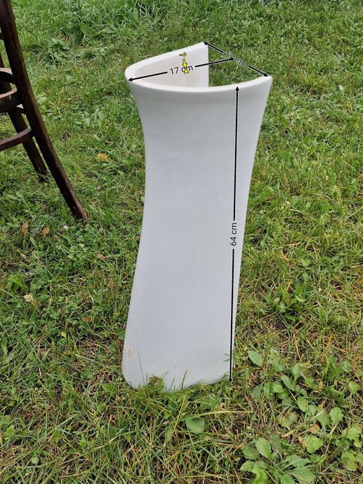 умивальник з ногою