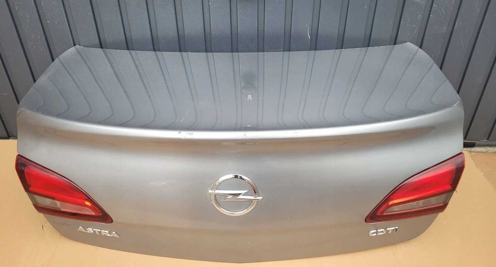 Крышка багажника Opel Astra J в цвет рест дорест ляда