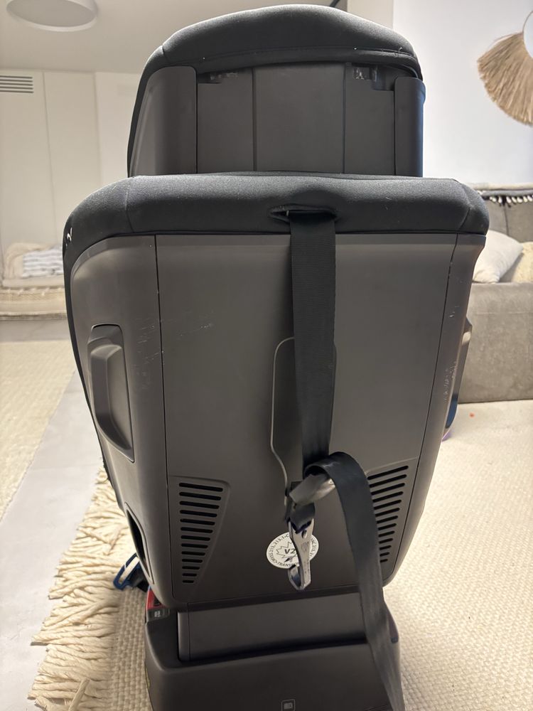 Cadeira de Carro Nuna Criança com Isofix