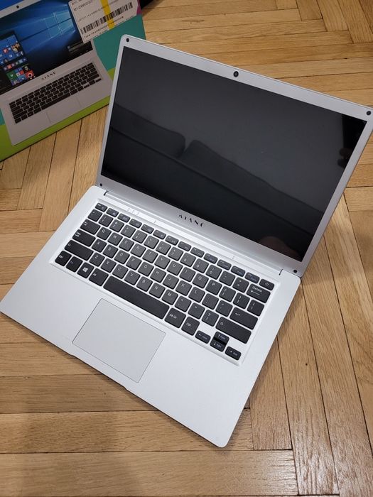 Notebook Kiano Slimnote 14.2 mało używany folia na wyświetlaczu