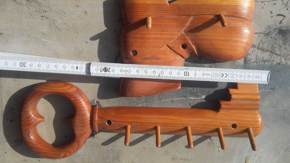 Drewniany wieszak na klucze i ubrania