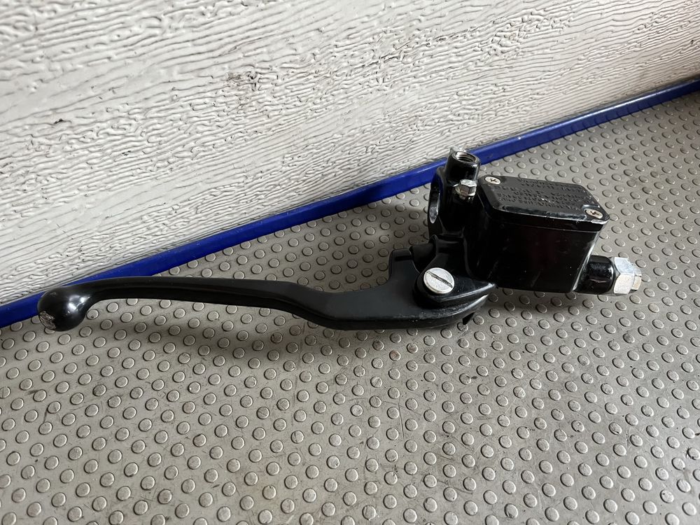 Pompa hamukcowa przód klamka hamulca  ktm duke 125 390