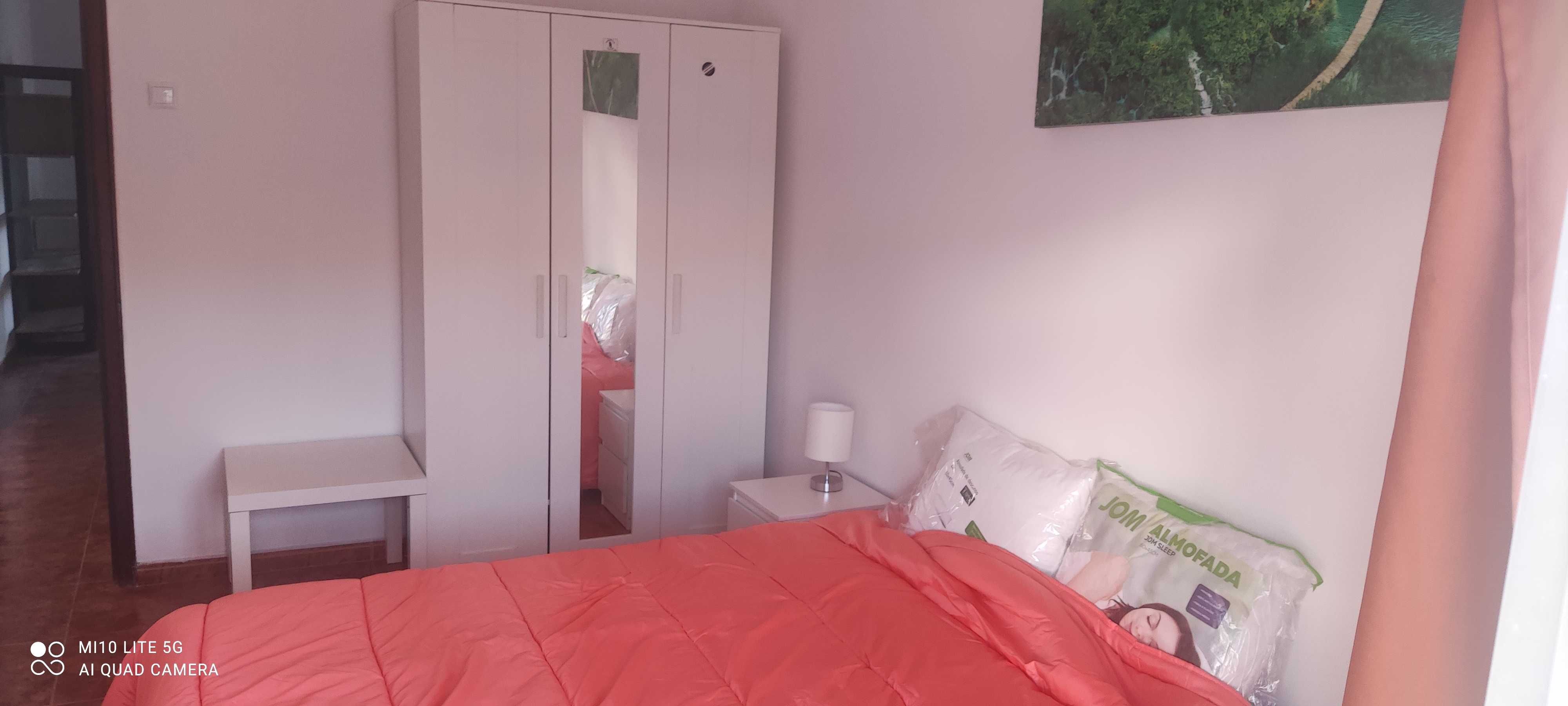 Quarto com TERRAÇO PRIVADO.Aceito Pet. Belém,Lisboa.