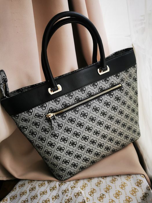 Сумка Guess в новому стані