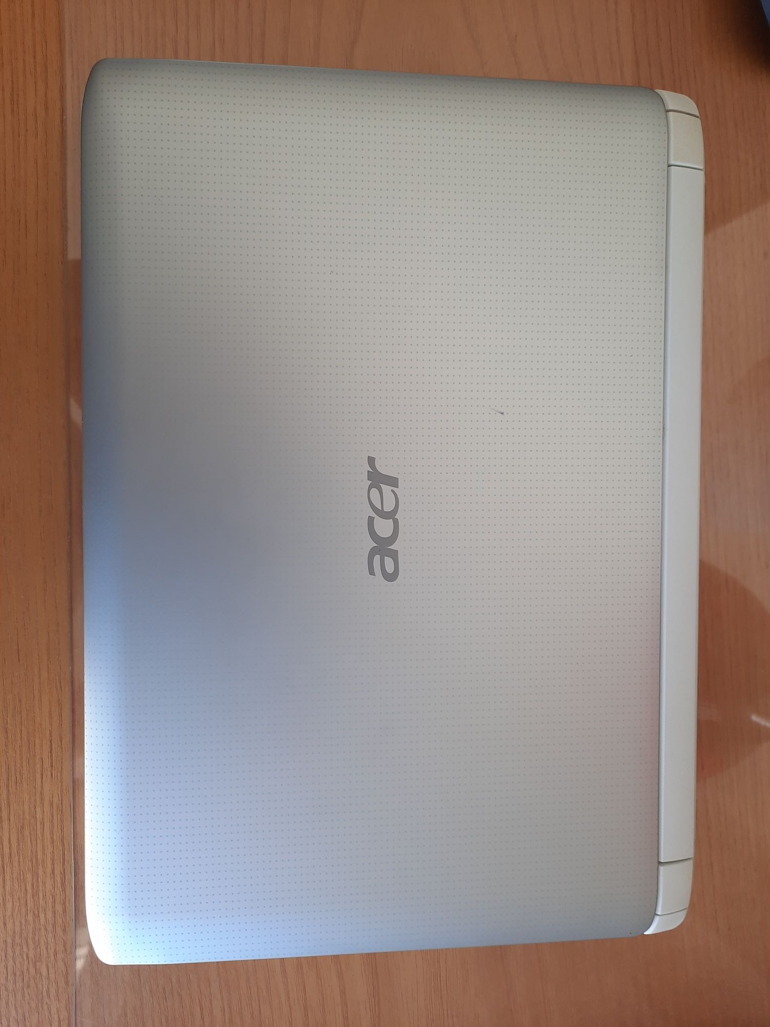 Portátil acer aspire one