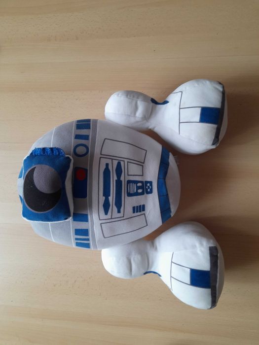 Duży pluszak robot z gwiezdnych wojen