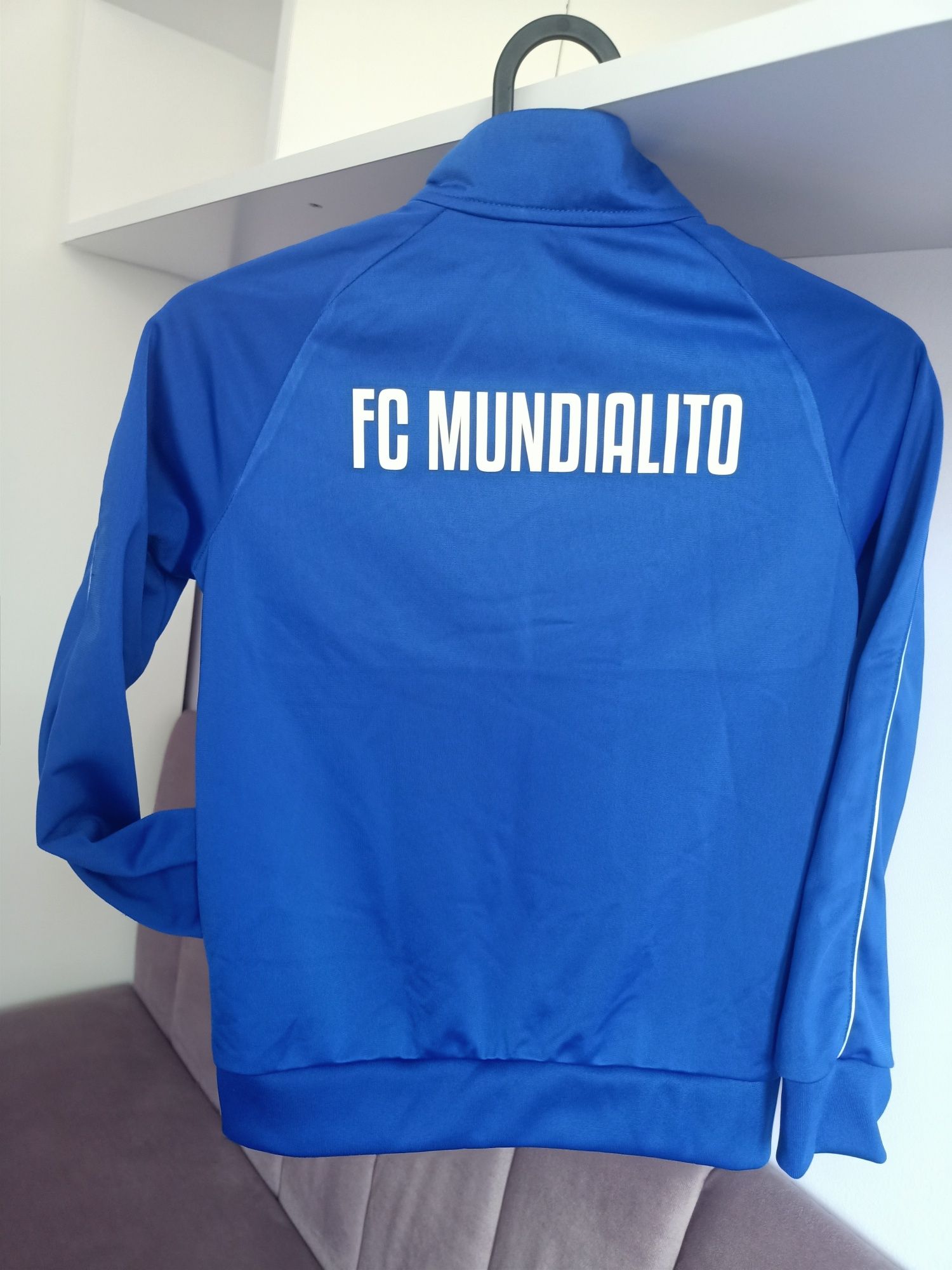 FC Mundialito, Adidas, zestaw, bluza, spodenki, getry, czapki komin