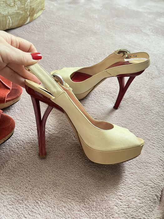 Босоніжки віддам 36р