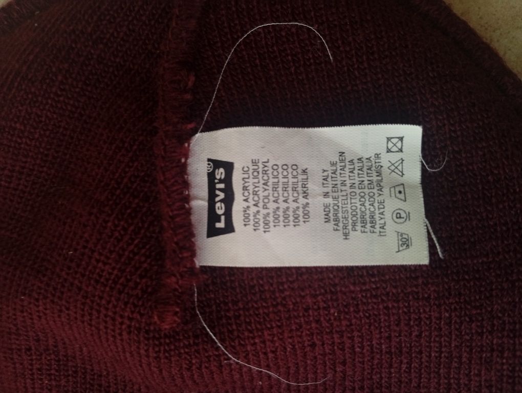 Жіноча шапка Levi's