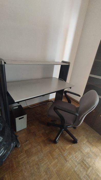 Secretária de metal