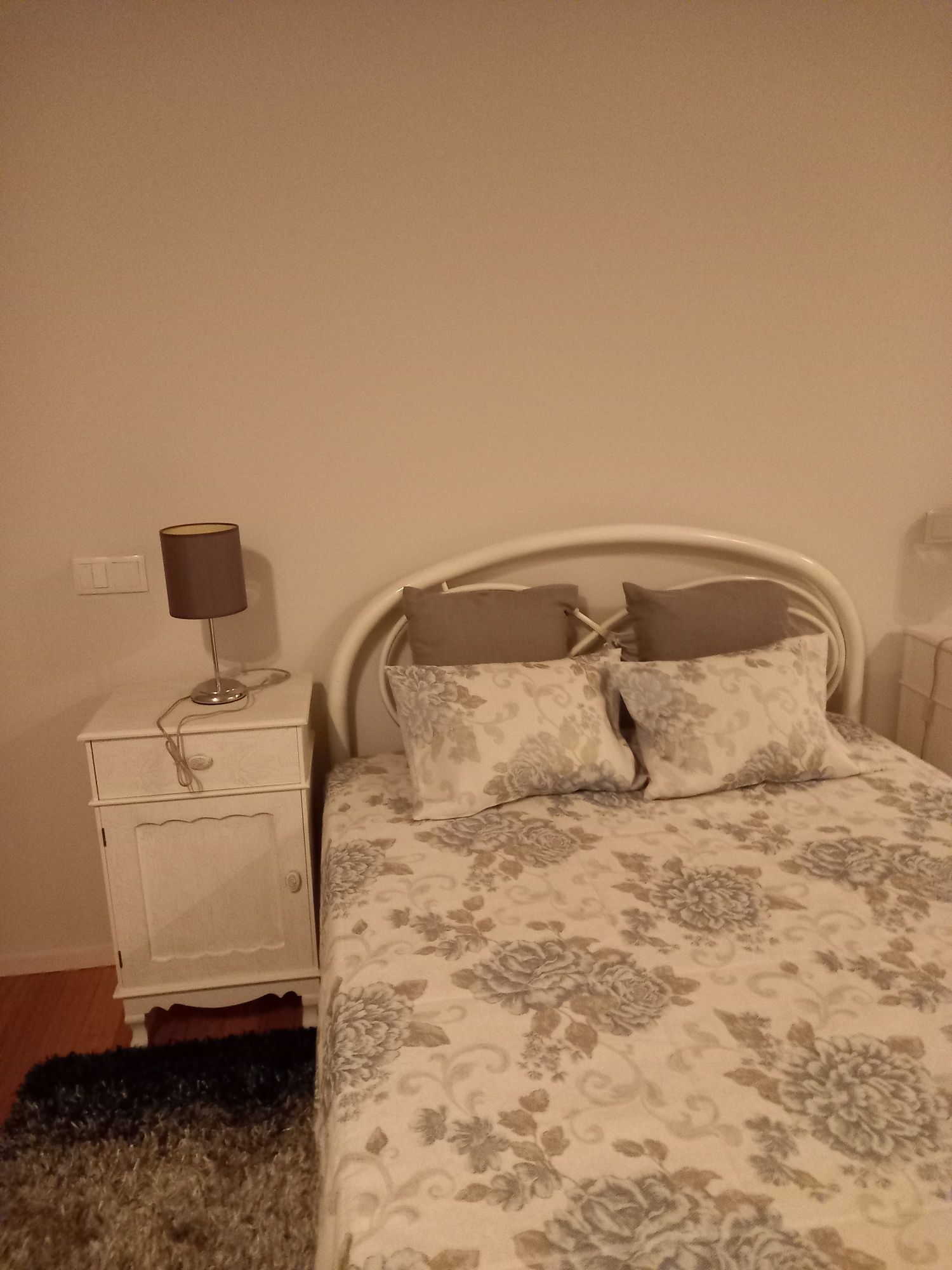 Cama casal em ferro