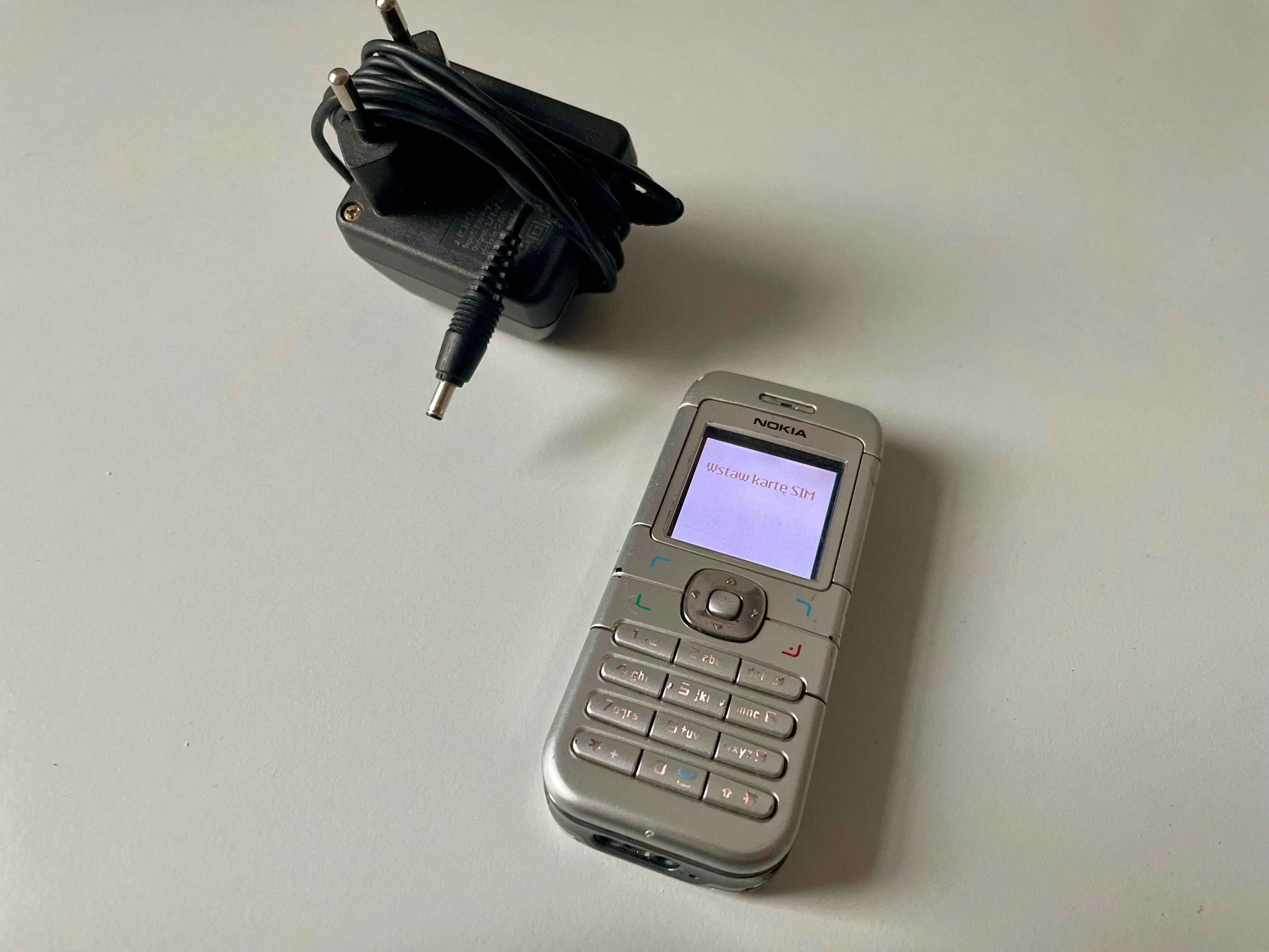 Telefon Nokia 6030 (brak simlocka) + ładowarka ACP-7E