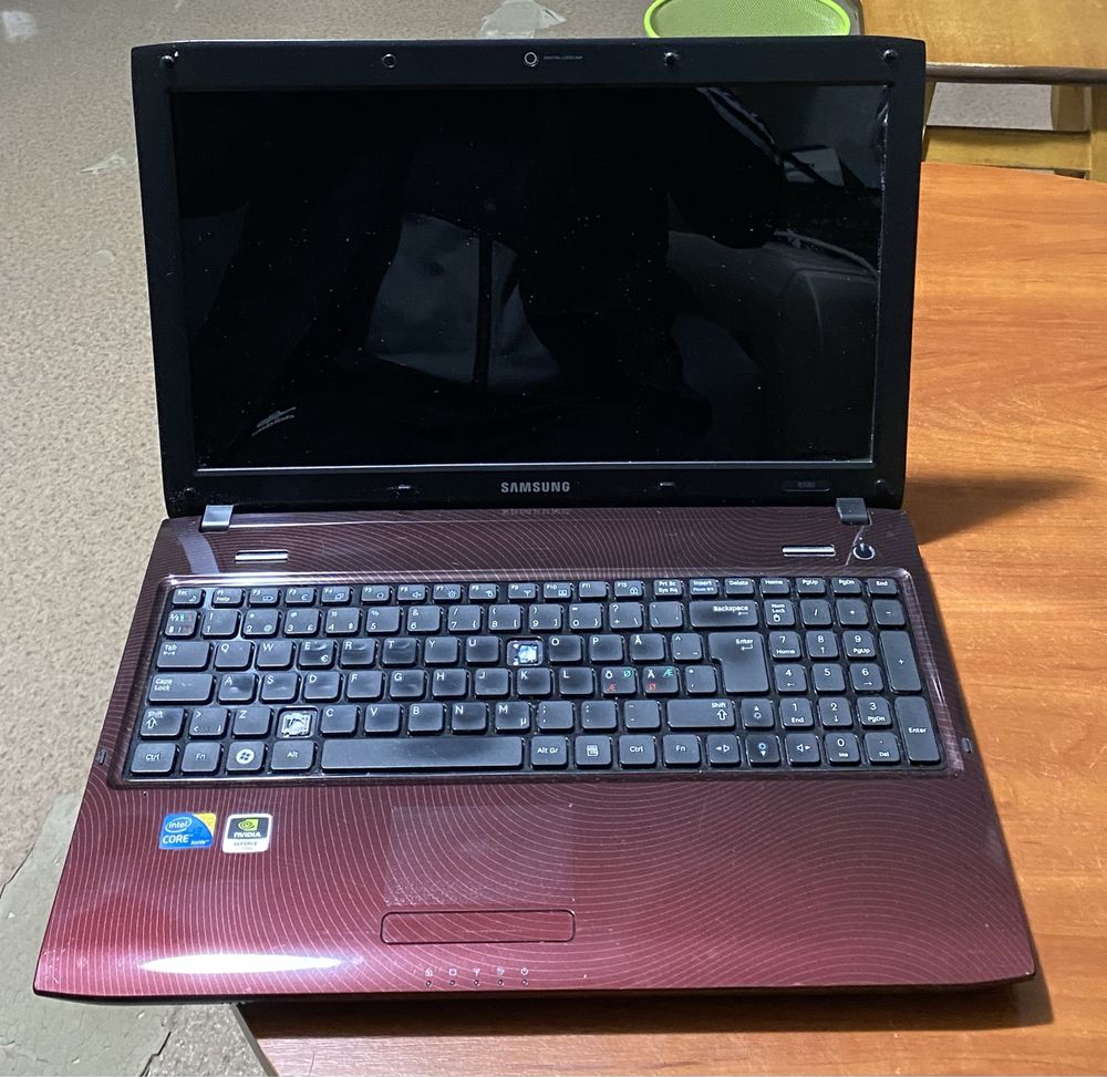 Ноутбук Samsung R580 15.6"/4GB RAM/500GB HDD/ nvidia 310m! N1989