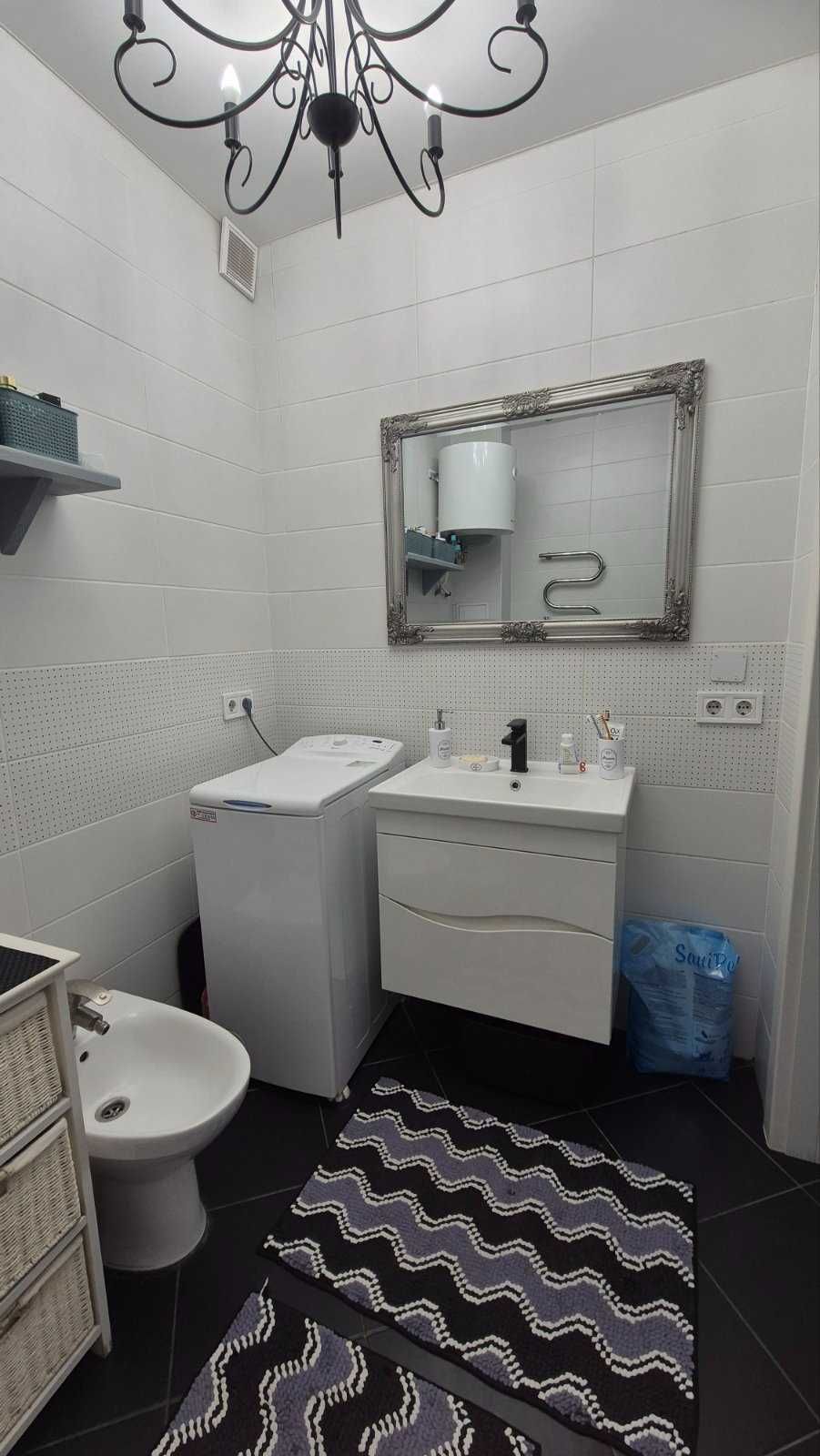 Продам квартиру 65м.кв. на Сахарова. Дом из красного кирпича.
