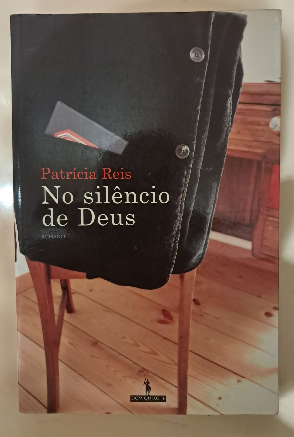 Livro "No silêncio de Deus" romance. PORTES GRÁTIS.