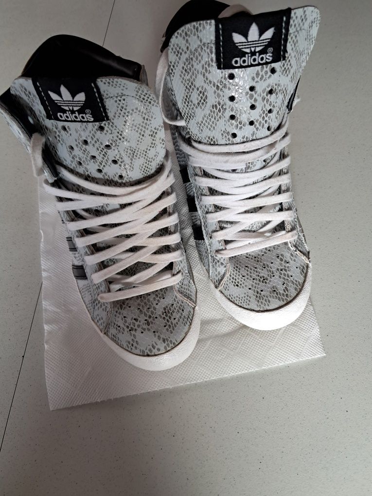 Sapatilhas adidas com cunha Novas