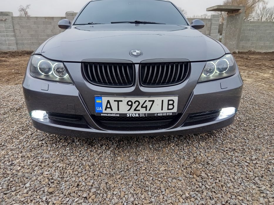 BMW E90 318I.2.0