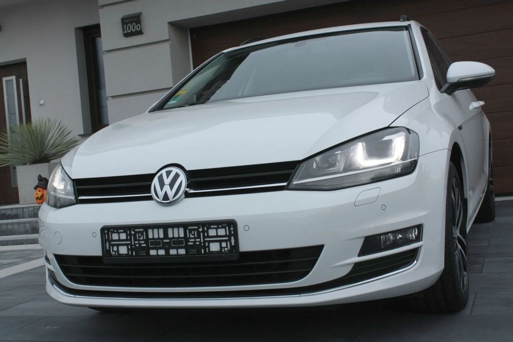 Volkswagen Golf LOUNGE 1.4TSi BiXenon Navi Webasto Parktronic AppConect Pełny Serwis