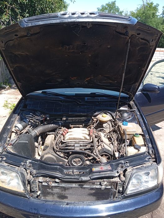 Продам ауді А6 ц4 в нормальному стані.