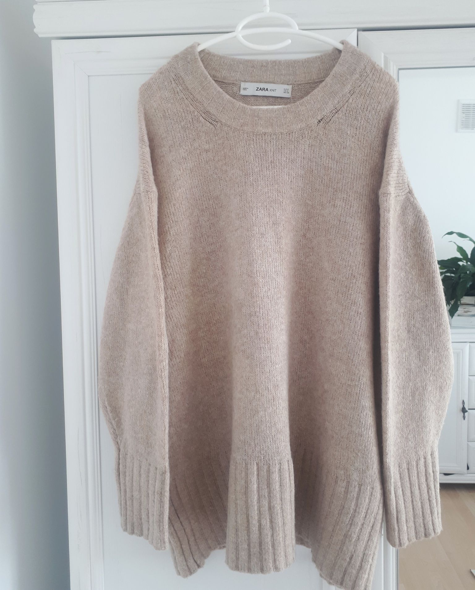 Beżowy sweter Zara