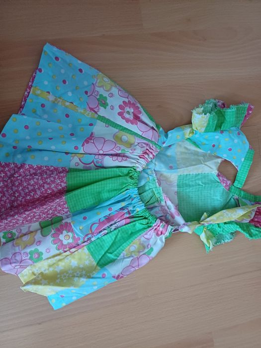 Vestido feito à mão por costureira tamanho 4 anos usado uma vez