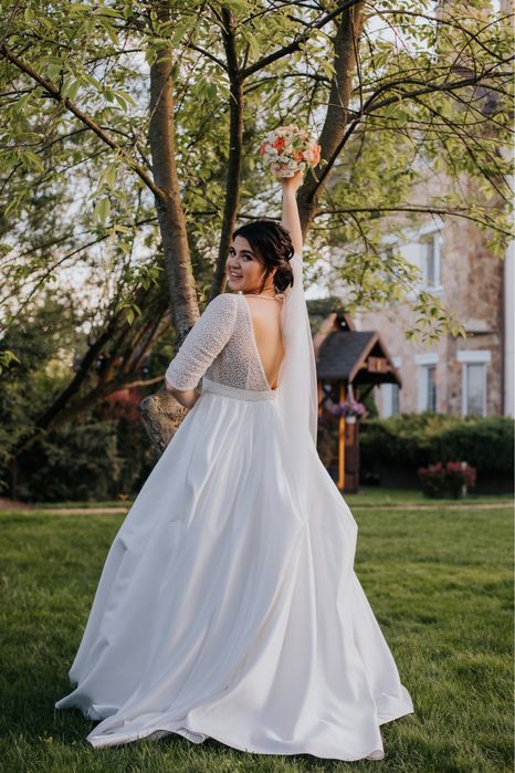 Весільна сукня