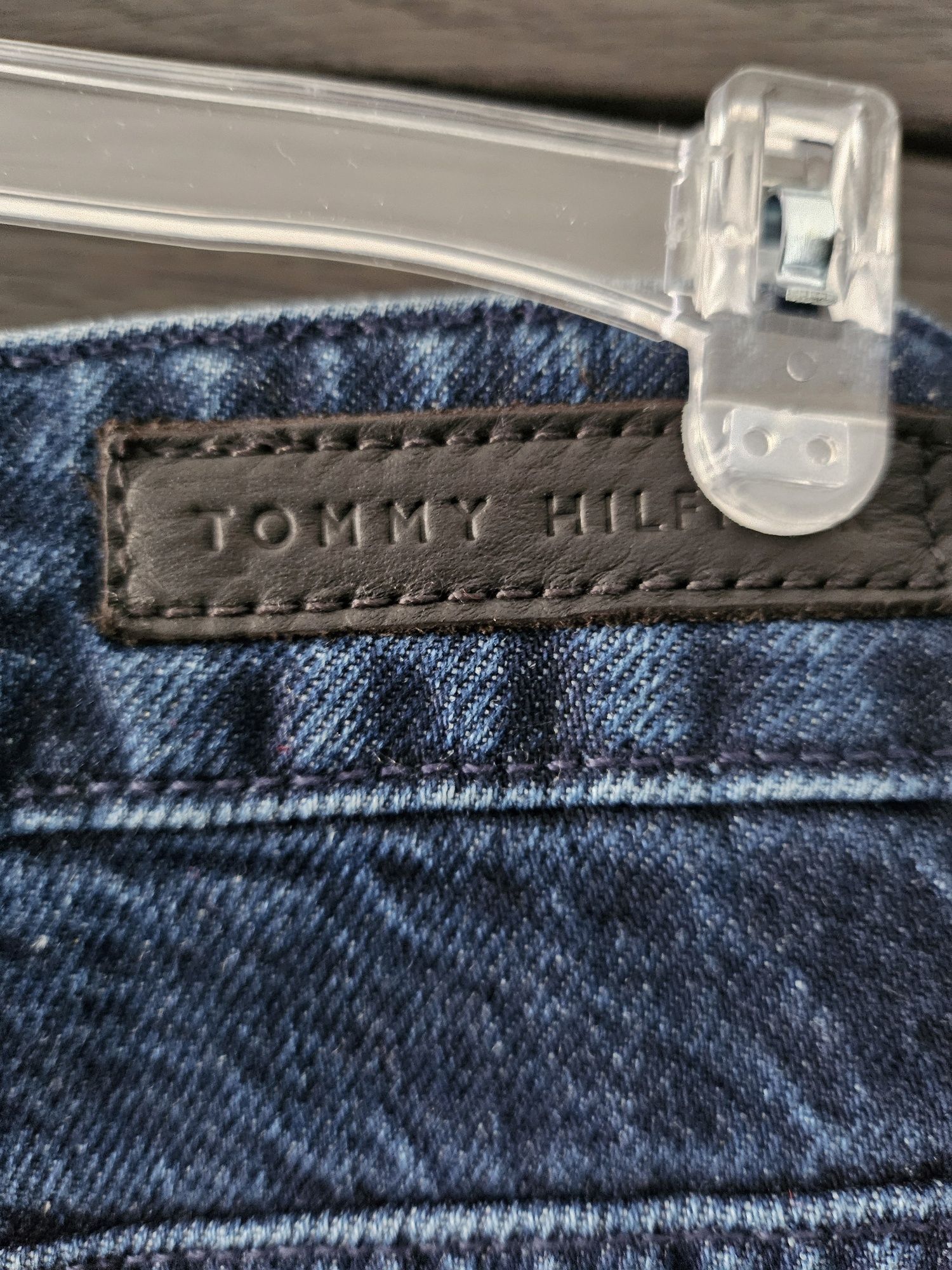 Jeansy Tommy Hilfiger, rozm. 27/30