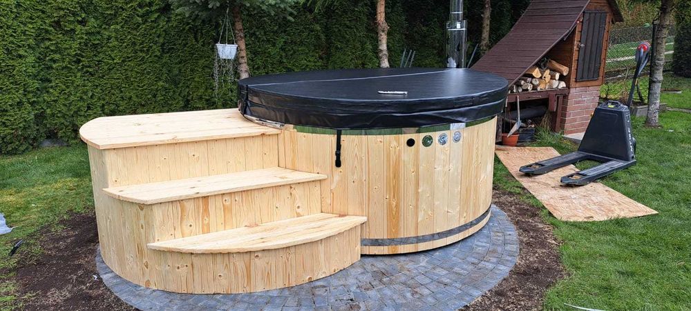 Balia ogrodowa z hydromasażem JACUZZI RUSKA BANIA