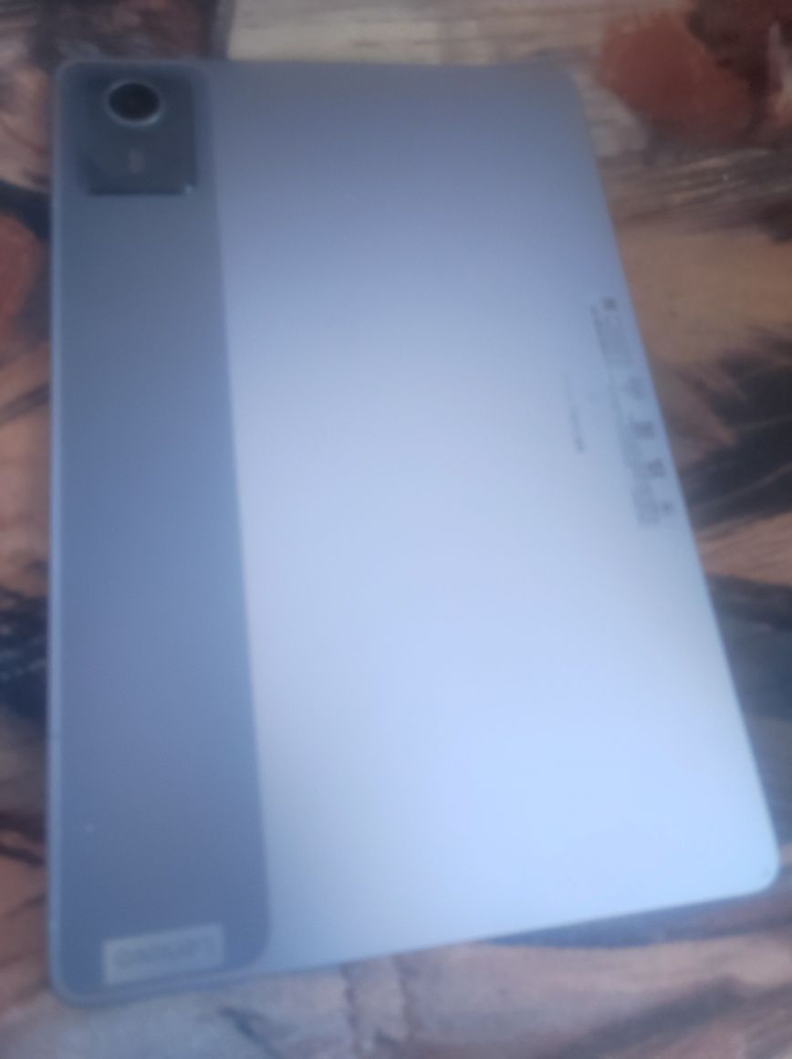 Table Lenovo  M11 etui i rysik -stan jak nowy