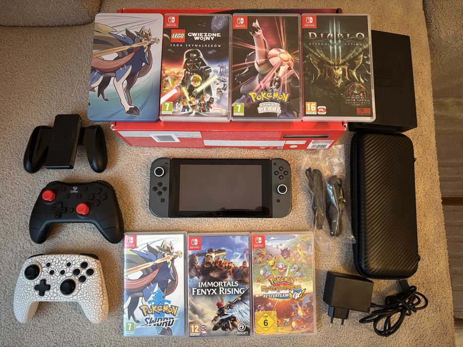 Zestaw Nintendo Switch + gry + akcesoria