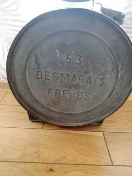 kanister pochodzący z Francji 1 i dwie dodatkowe ze II WS