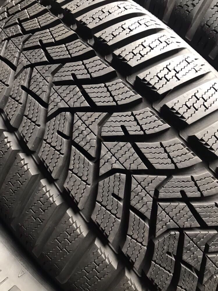 225/50/17 R17 Dunlop SP Winter Sport 5 4шт зима