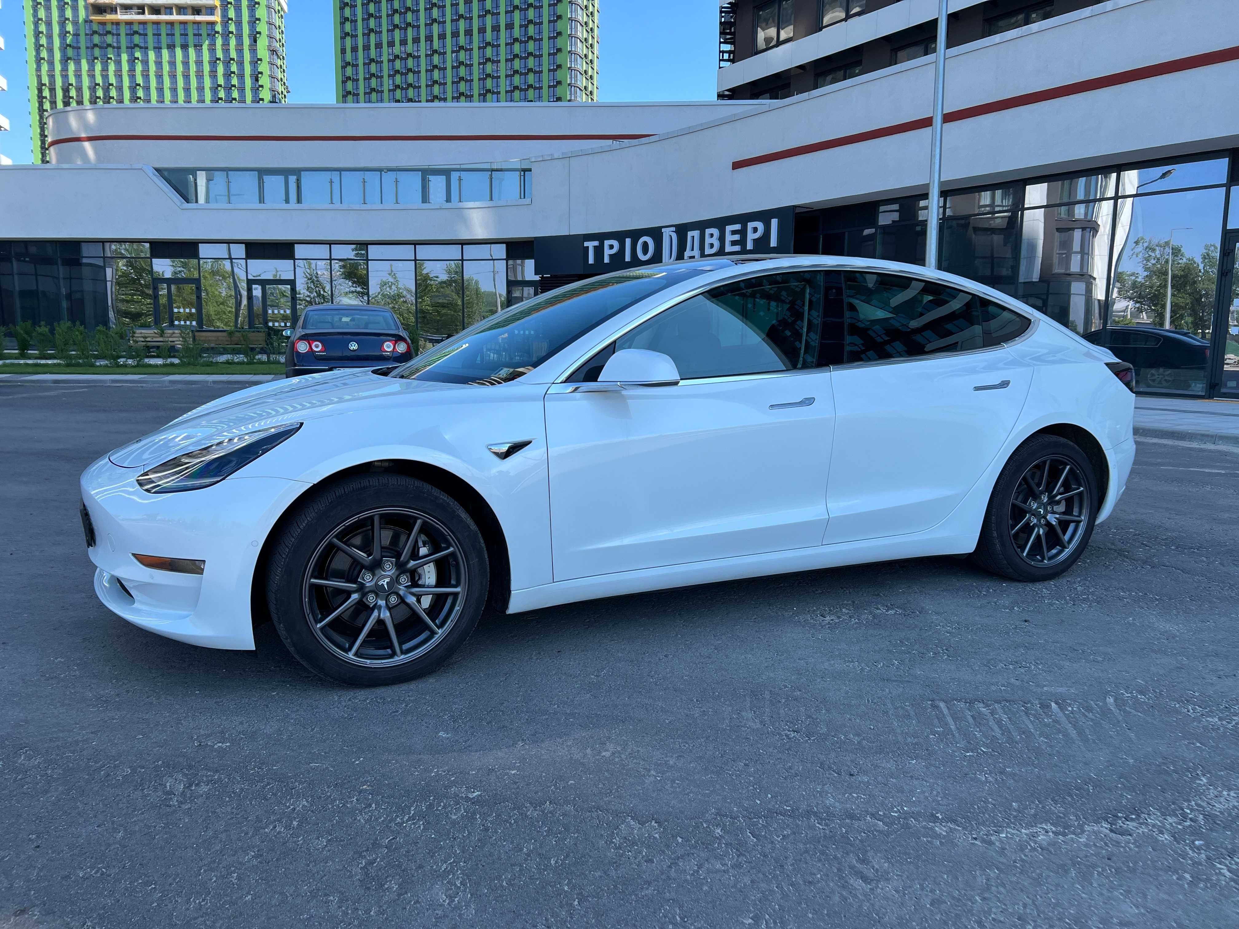 Продам Tesla Model 3 2019 Long Range Dual Motor AWD