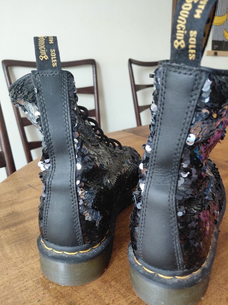 Dr Martens Pascal Reversível Lantejoula Preto Prata