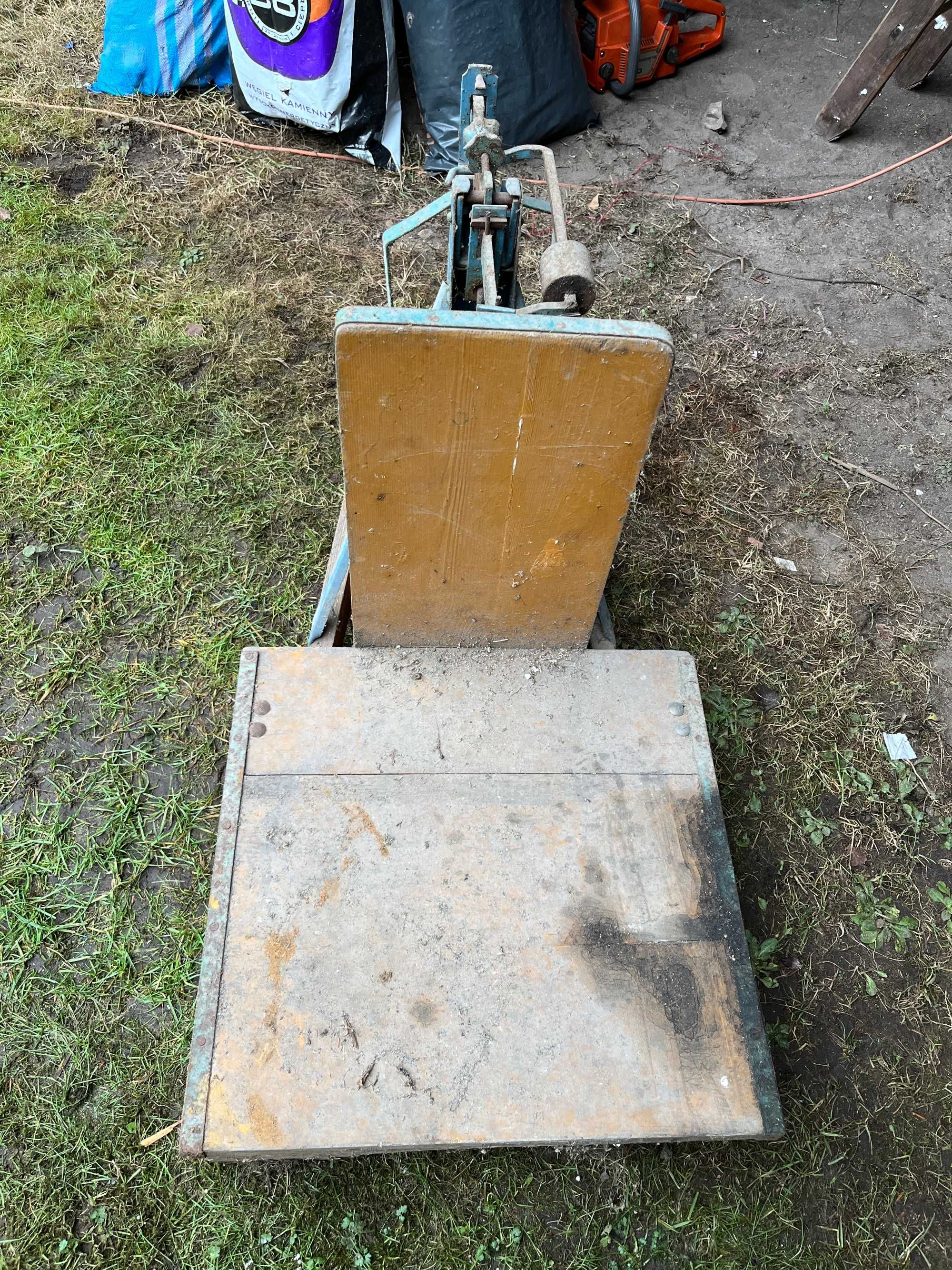 Waga gospodarcza, szalkowa, 150kg. Zabytkowa.