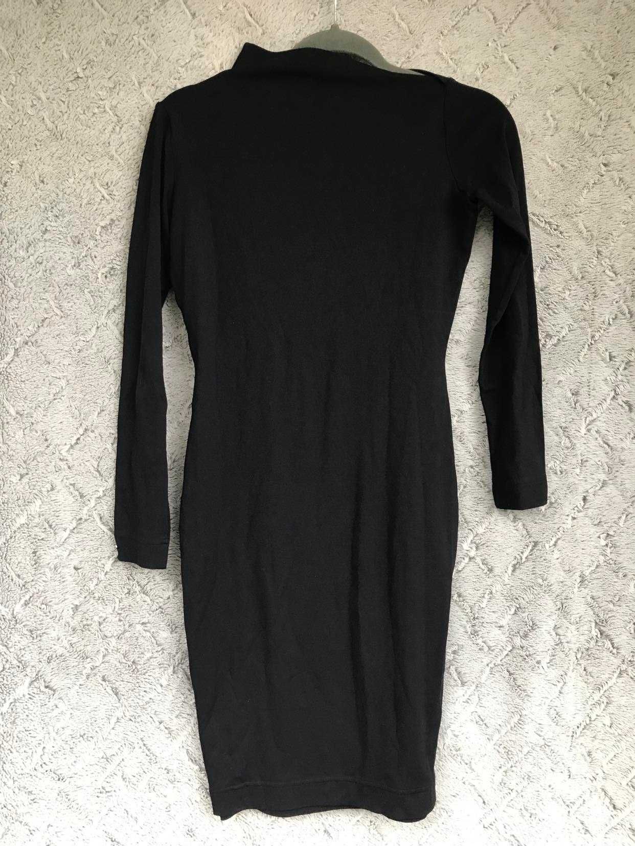 Sukienka mała czarna klasyczna przy ciele Simple XS