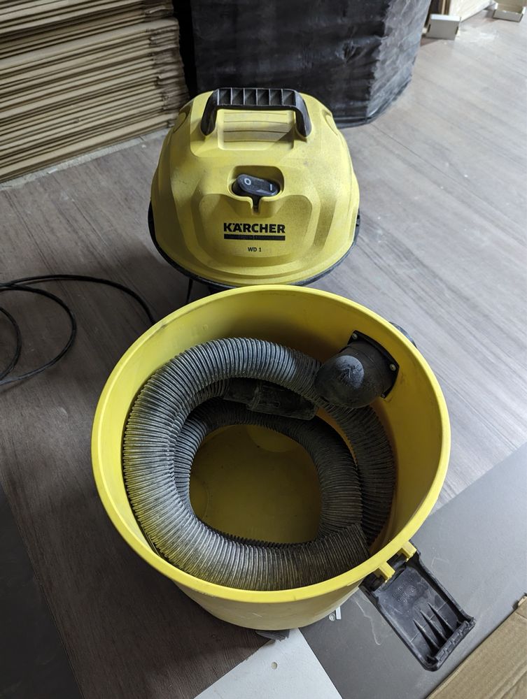 пилосос. Karcher “WD-1”