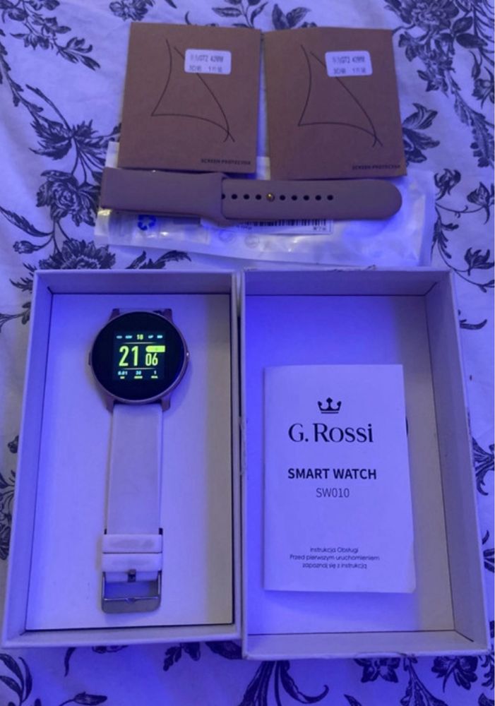 Smartwotch okragla tarcza, dwa paaki plus ochrona tarczy